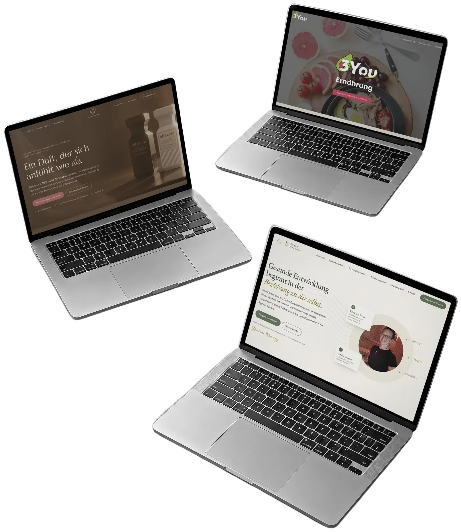 Drei Laptops mit den Websites von Sarah Jürgens, 3you und Re-Connect